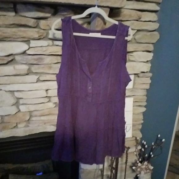 Sleeveless blouse - Picture 2 of 2